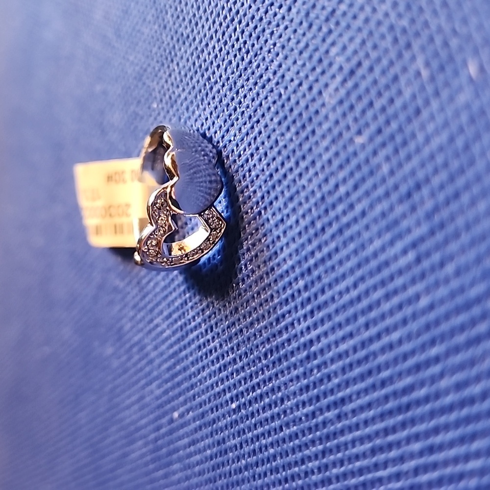 Elegant Silver Toned Heart Ring...size 6 1/2 - Picture 4 of 4